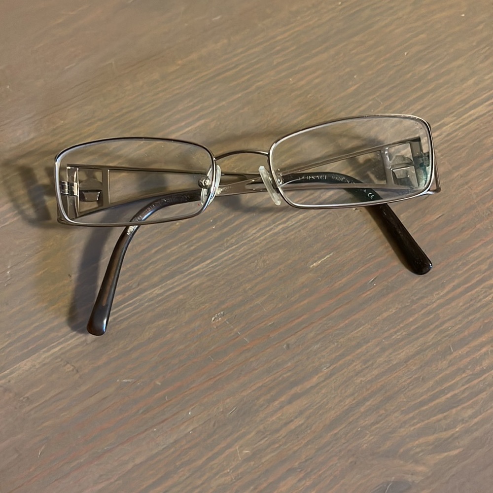 Versace “Mod” Vintage Eyeglasses with Hard Case - Picture 3 of 14